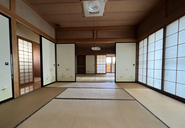 山形市小白川町五丁目1番2の和室