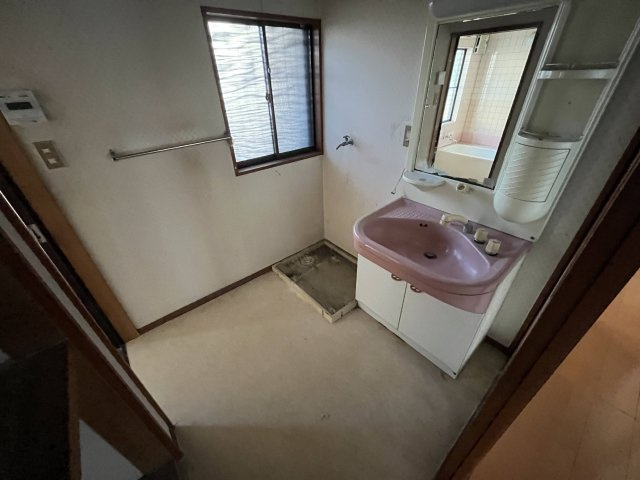 山形市小白川町五丁目1番2の独立洗面台