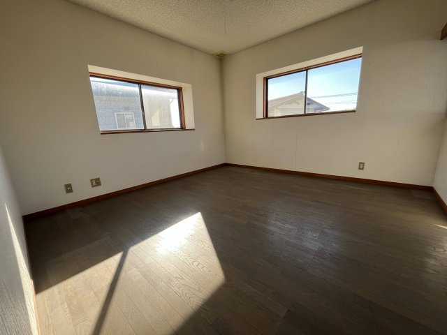 山形市小白川町五丁目1番2の洋室|２階