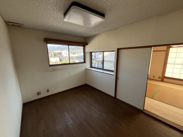 山形市小白川町五丁目1番2の洋室|２階