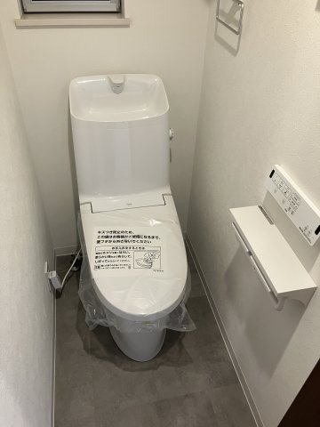 川口市青木二丁目戸建のトイレ