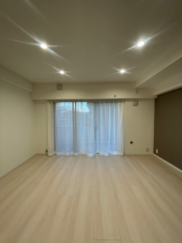 朝日白金台マンションの居間・リビング