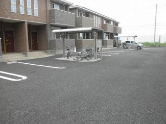 【駐車場】 | エル　クレシェンドⅠ | 駐車場があるので、車を買う予定の方も安心です