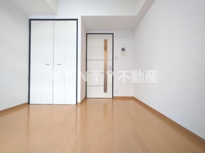 【寝室】 | クレイシア池上 | 広くて明るい寝室