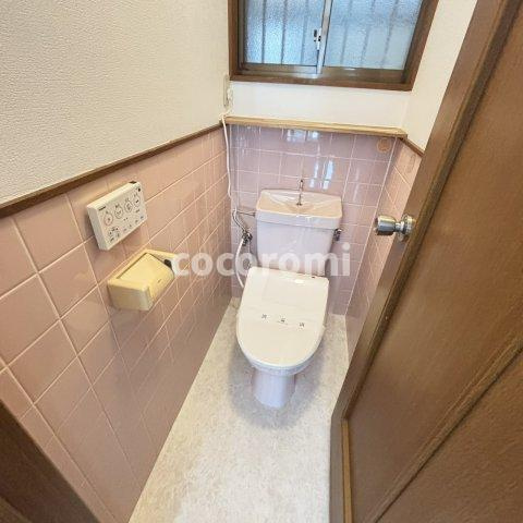 伊加賀緑町貸家のトイレ