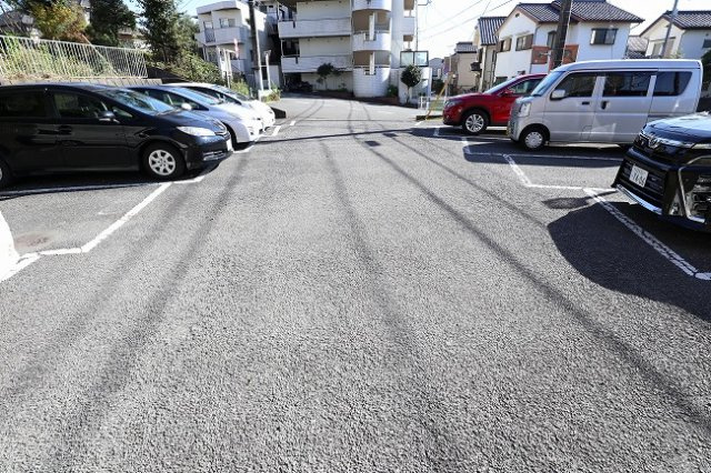 コートエレガンスＪの駐車場