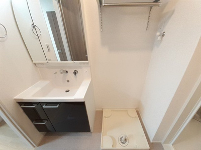 【洗面所】 | フルラージュ | 忙しい朝には欠かせない洗面所です