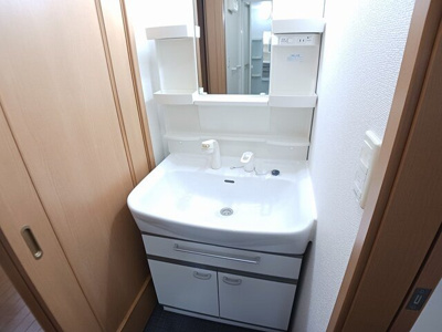 【洗面所】 | トロワジエムシマ | 使いやすい洗面所です