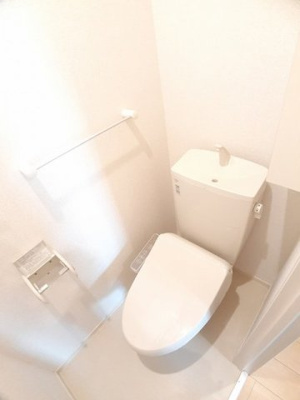 【トイレ】 | ヴェリテ・ヴィラージュ | コンパクトで使いやすいトイレです