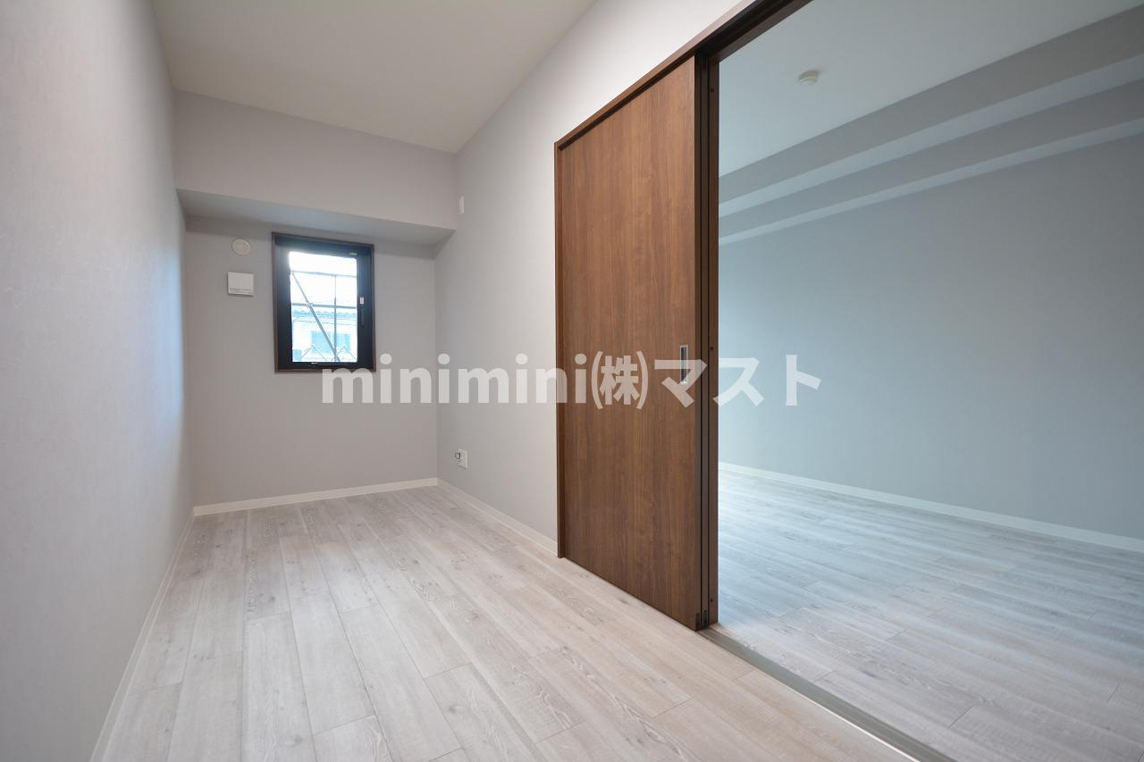 グランパシフィック花園innovationの洋室