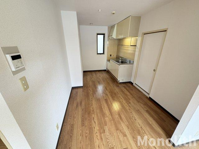 ガーデンタウン清水Aの居間・リビング