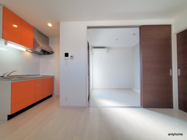 F asecia Sphale 仲介手数料無料の居間・リビング