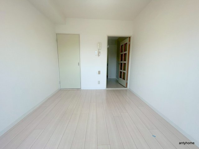 マンションパルス　仲介手数料無料の居間・リビング