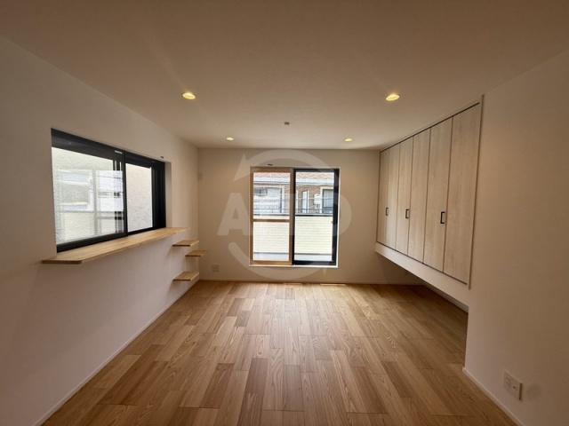 住吉１丁目戸建の居間・リビング|住吉１丁目戸建　洋室