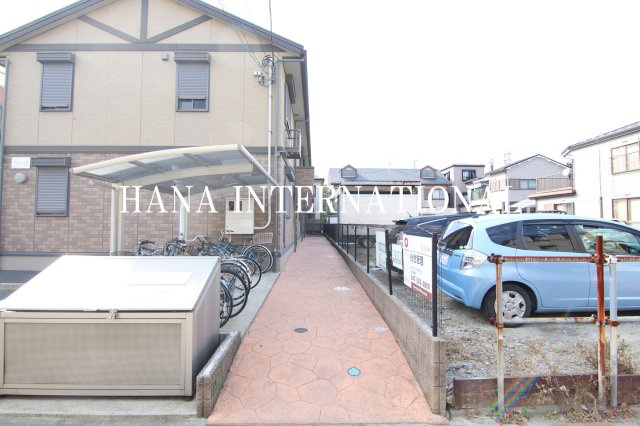 クレスタ広尾の駐車場