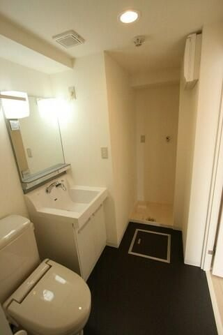 音羽クリニックビルの洗面所