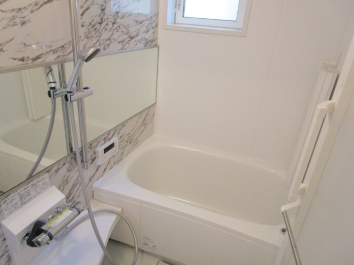 クレマチスの浴室