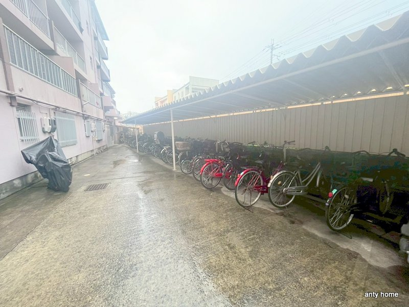 メゾン南江口　仲介手数料無料の駐車場