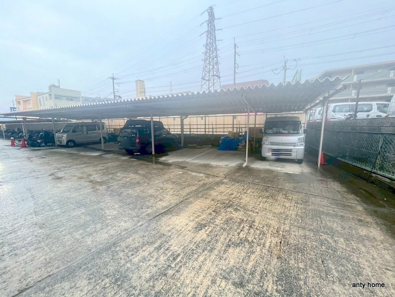 メゾン南江口　仲介手数料無料の駐車場