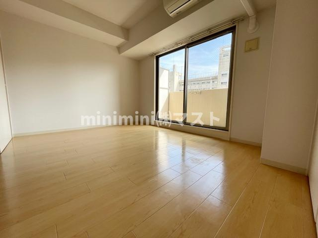 クローバー・ビュー上本町の居間・リビング