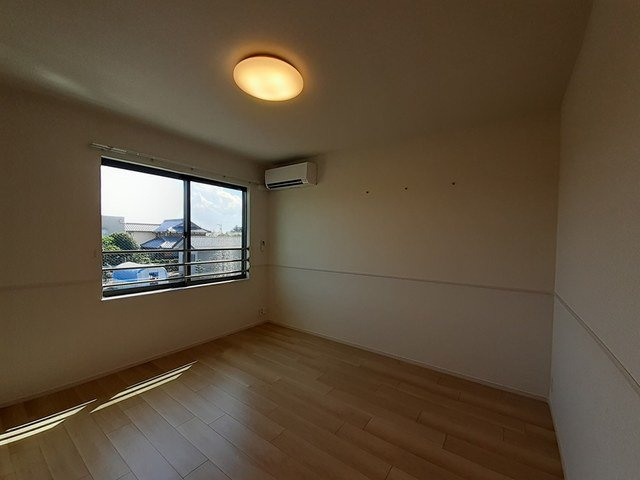 メゾン　ド　ルミエールの居間・リビング