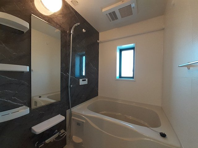 メゾン　ド　ルミエールの浴室