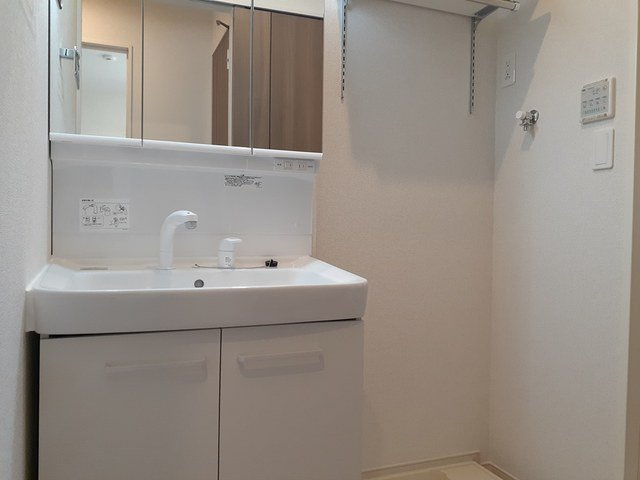 メゾン　ド　ルミエールの洗面所