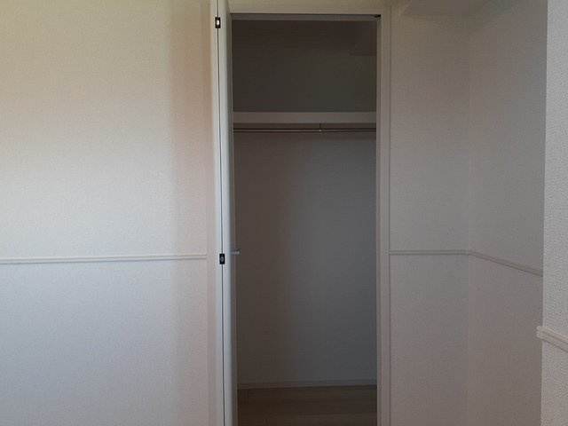 メゾン　ド　ルミエールの収納