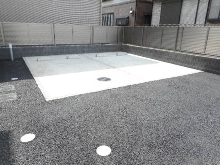 グレイシアの駐車場