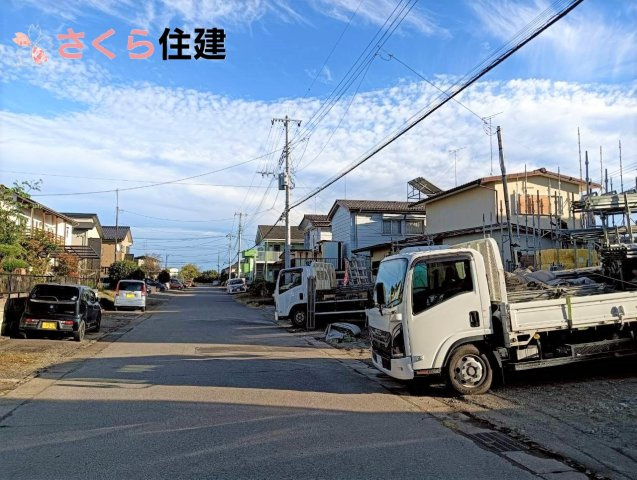 クレイドルガーデン清原台第6　1号棟の前面道路含む現地写真|インナーバルコニー付きで突然の雨でもお洗濯の心配はいりません◎