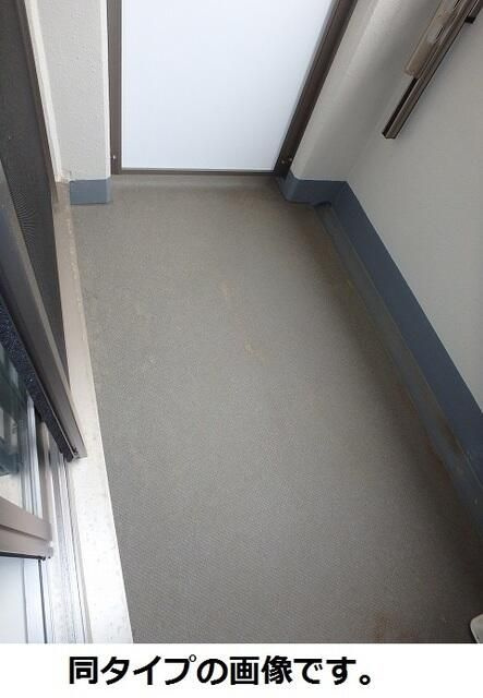 ＢＡＳＥ　３７３のバルコニー