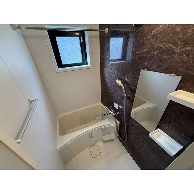 ルナーリアの浴室