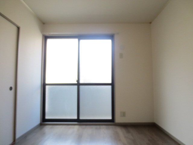 サンハイム西海の寝室