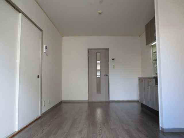 サンハイム西海の居間・リビング