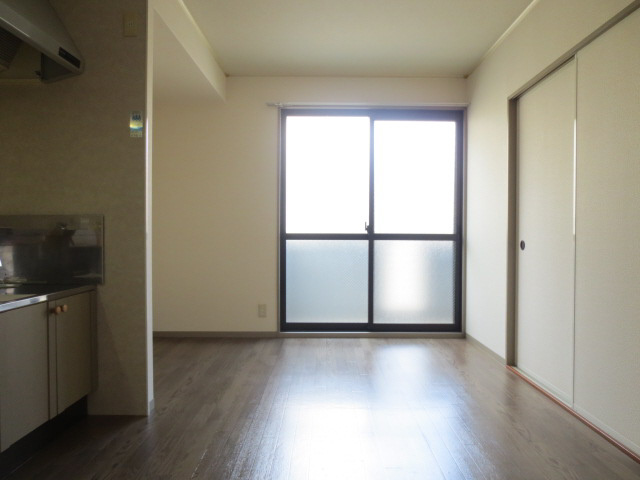 サンハイム西海の居間・リビング