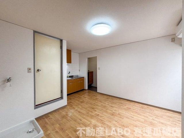 流町マンションの洋室