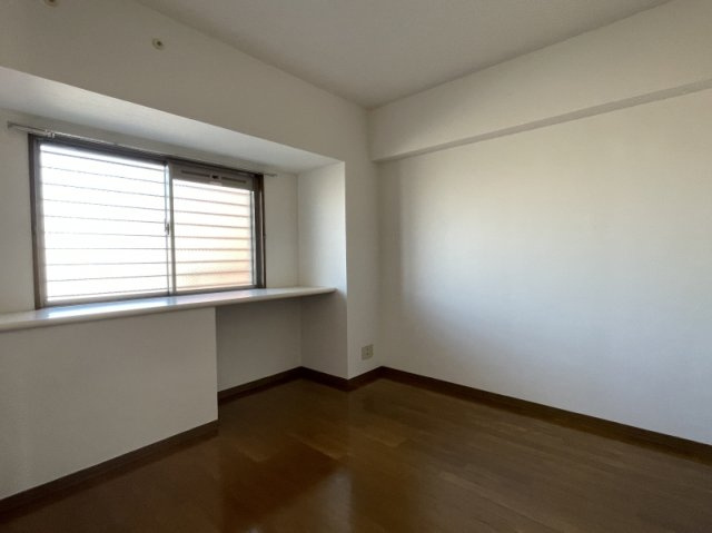 ヴェスティビュール西新井の居間・リビング|退去前につき、別部屋同タイプの室内写真になります（※写真と現況が異なる場合は現況を優先致します）