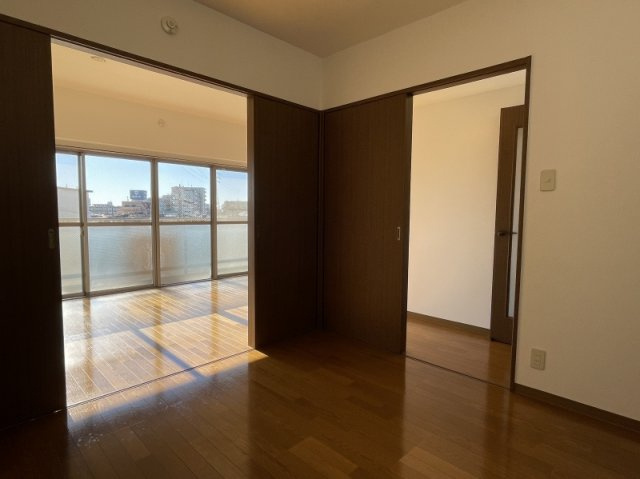 ヴェスティビュール西新井の内装|退去前につき、別部屋同タイプの室内写真になります（※写真と現況が異なる場合は現況を優先致します）