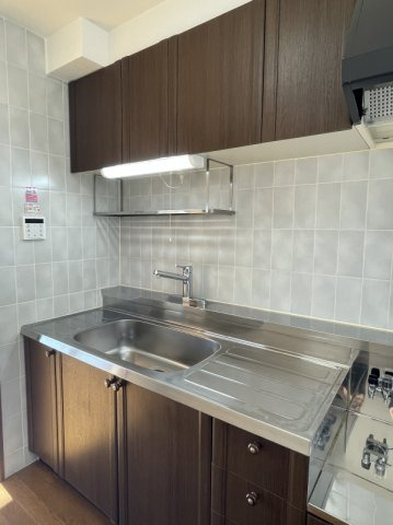 ヴェスティビュール西新井のキッチン|退去前につき、別部屋同タイプの室内写真になります（※写真と現況が異なる場合は現況を優先致します）