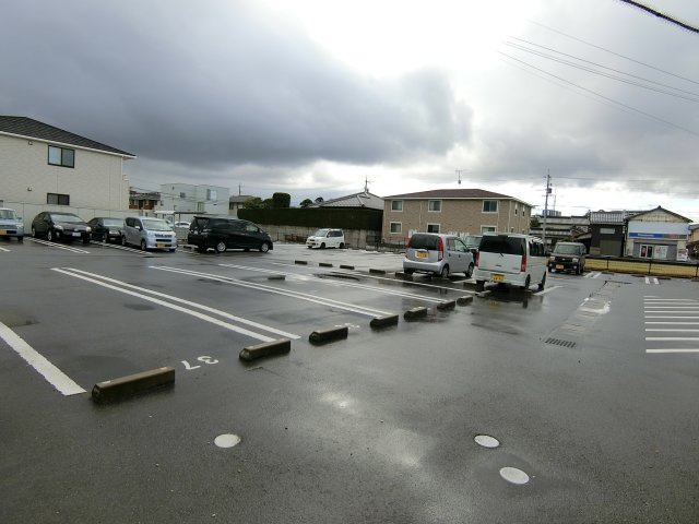 ベラ・ルーチェＣの駐車場