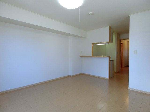 ノイブリーゼⅡの居間・リビング