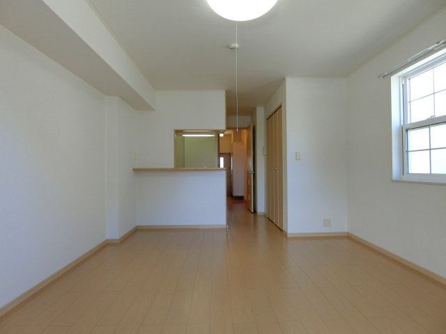 ノイブリーゼⅡの居間・リビング