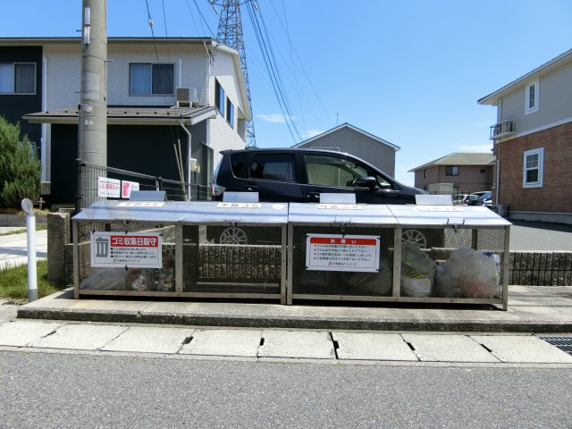 ノイブリーゼⅡの周辺