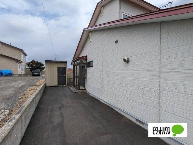 春採6-8-14借家のエントランス