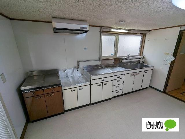 春採6-8-14借家のキッチン