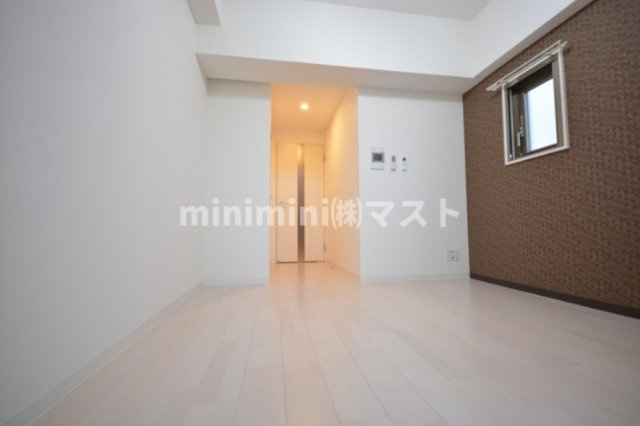 ワールドアイ梅田WESTの居間・リビング