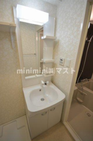 ワールドアイ梅田WESTの洗面所