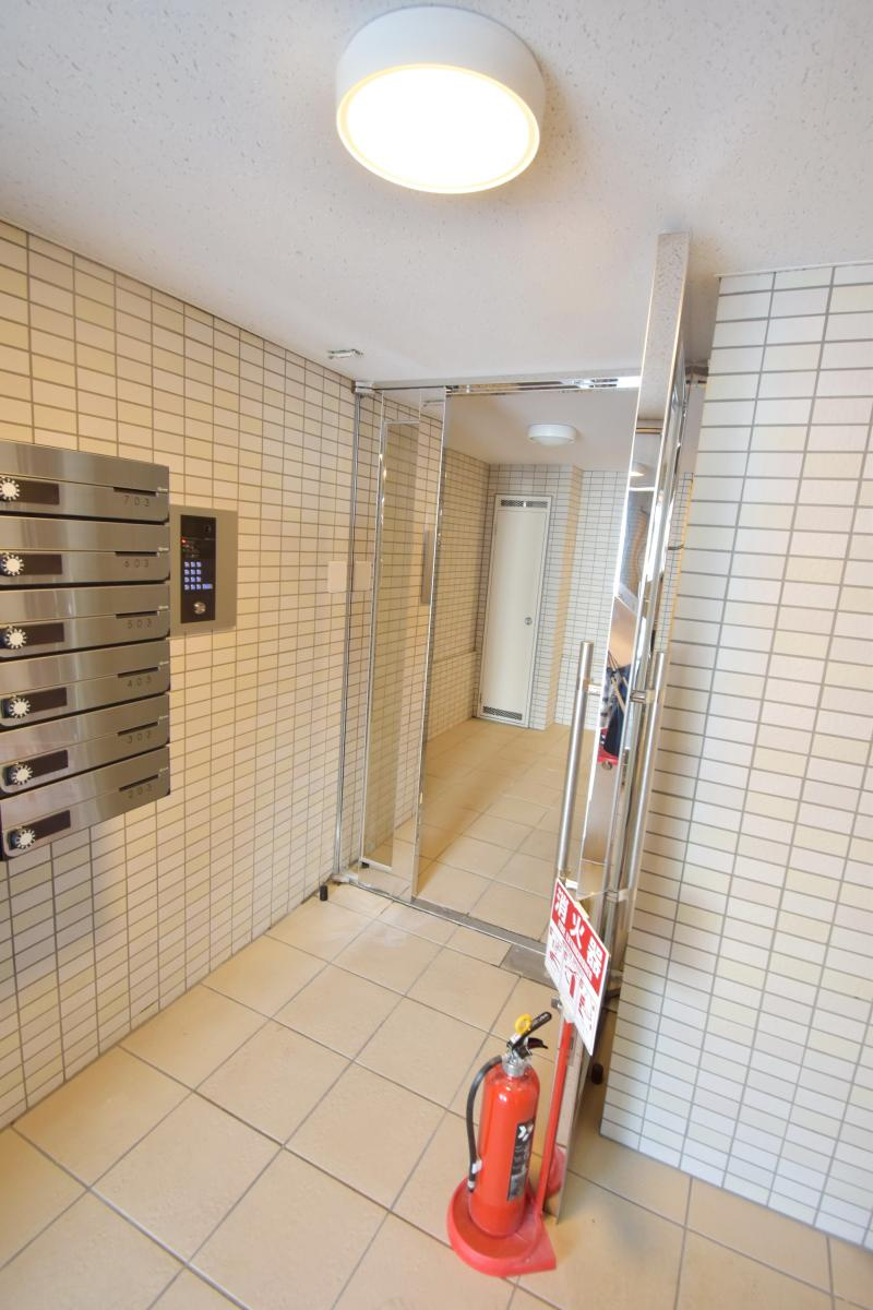 ヒルズ麦田町のロビー