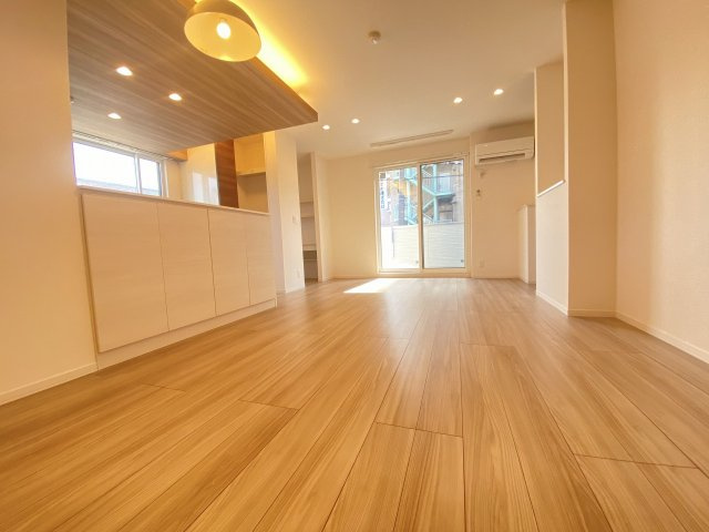 グラサ真田山の居間・リビング