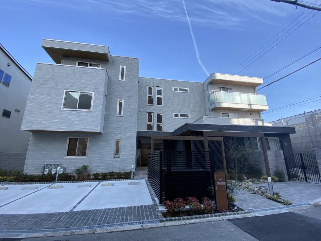 グラサ真田山の外観